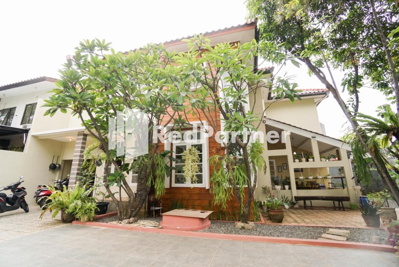 Fazza Syariah Mitra Reddoorz Hotel Jakarta Exterior photo