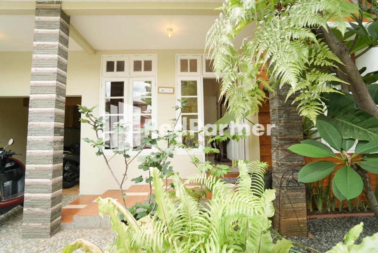 Fazza Syariah Mitra Reddoorz Hotel Jakarta Exterior photo