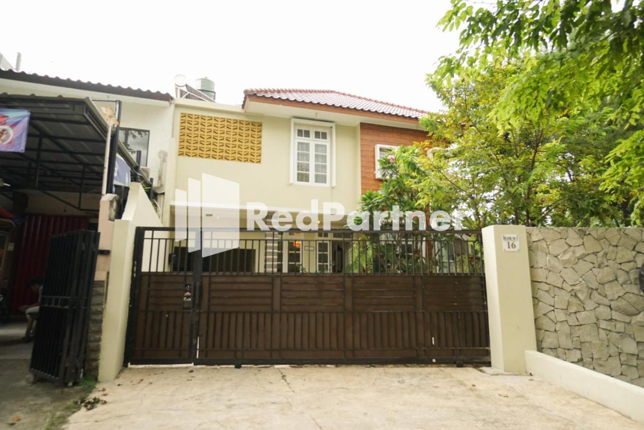 Fazza Syariah Mitra Reddoorz Hotel Jakarta Exterior photo